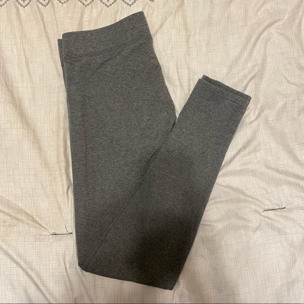 Chill. Play. Move. Leggings
